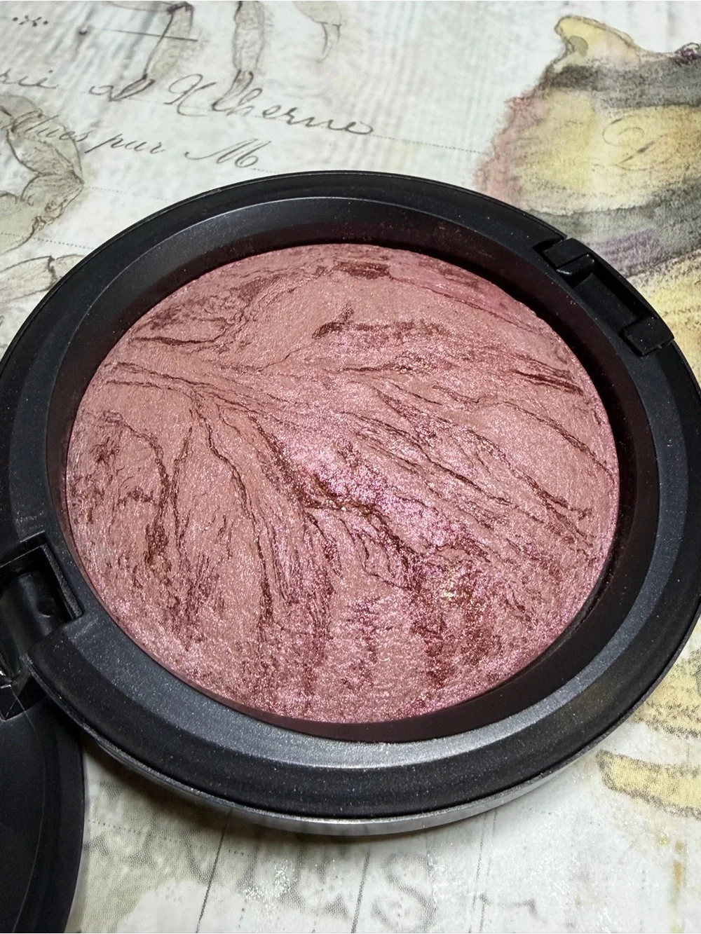 MAC COSMETICS BNIB PETTICOAT Mineralize Skinfish MSF VERY RARE LIMITED!